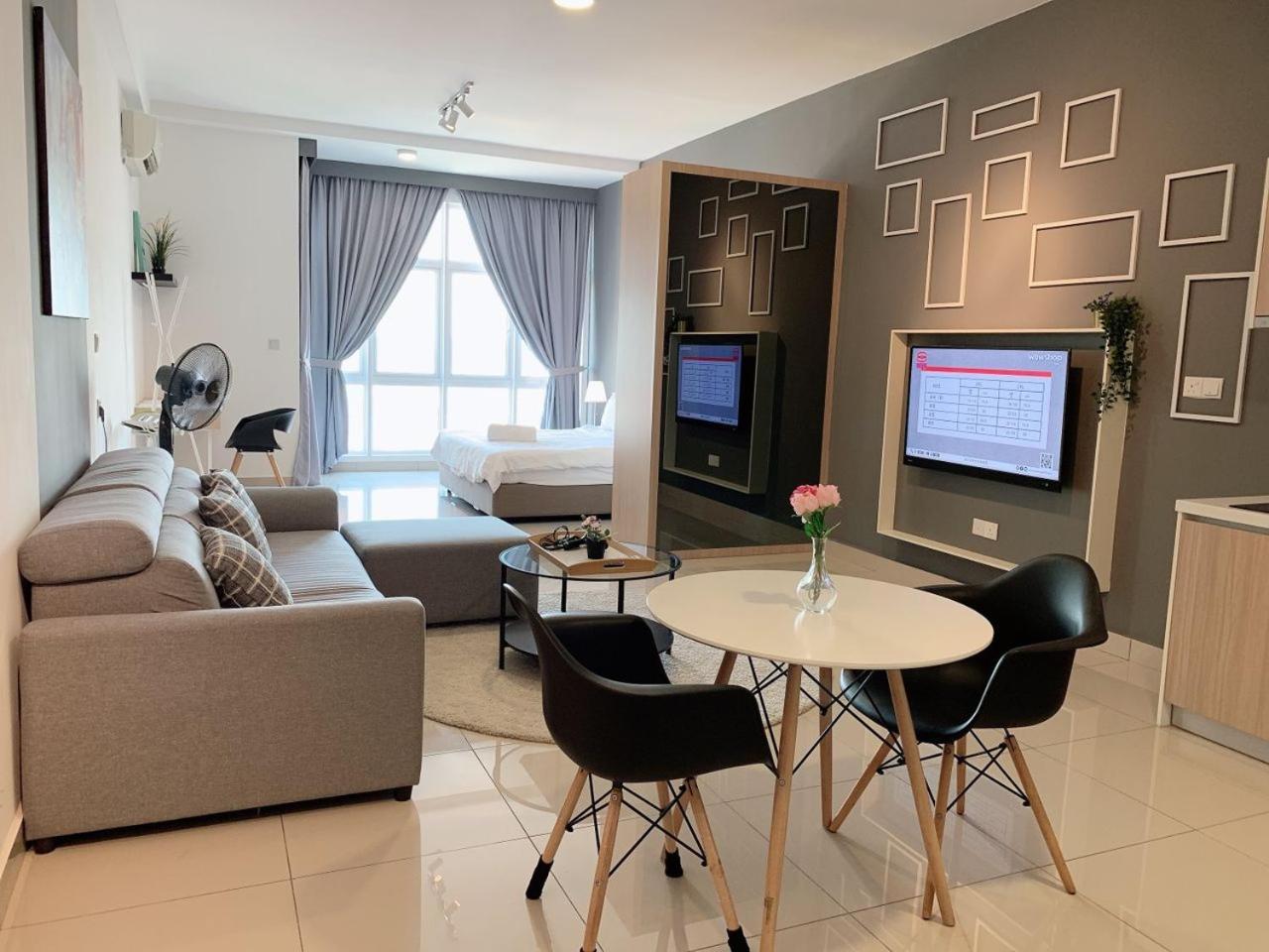Twin Galaxy Residences 1+1 Homestay @ Johor Bahru Extérieur photo