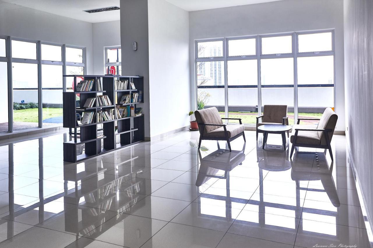 Twin Galaxy Residences 1+1 Homestay @ Johor Bahru Extérieur photo